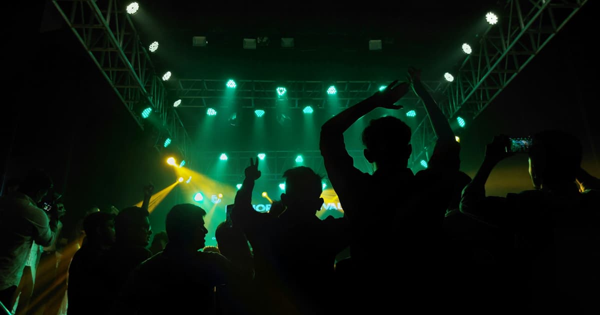 Dokumentarfilm 'Put The Guns Down: A World Epidemic' beim Hollywood Weekly Film Festival ausgewählt