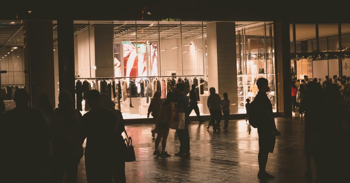 UNice Hair startet Black-Friday-Vorverkauf mit gestaffelten Rabatten und kostenlosen Geschenken