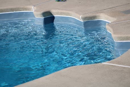 Glasfaserpools gewinnen in Oklahoma aufgrund von Klimaanpassungsfähigkeit und geringem Wartungsaufwand an Beliebtheit