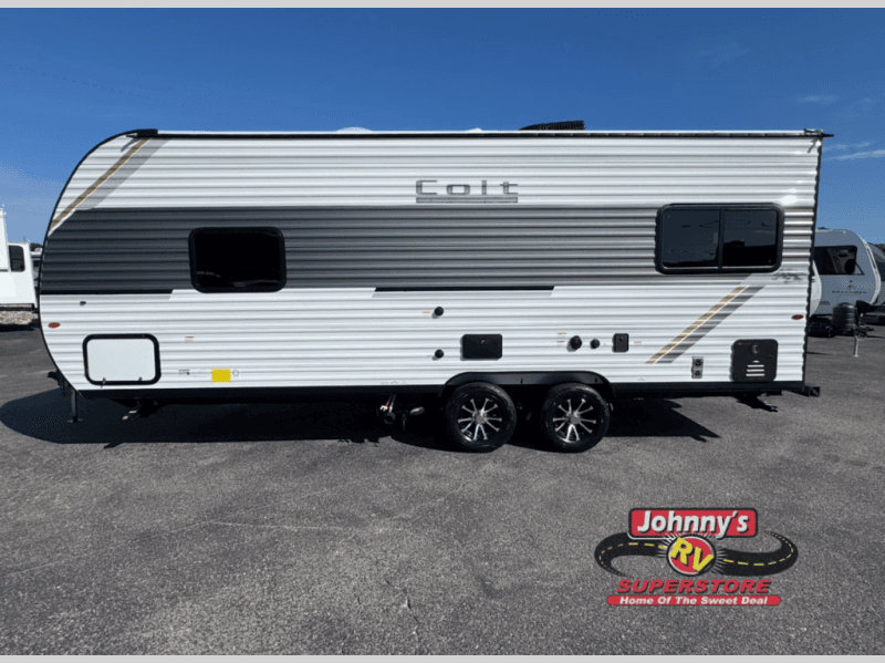 Johnny's RV Superstore erweitert Angebot mit neuen Wohnmobilen und verbessertem Support für Reisende in Alabama