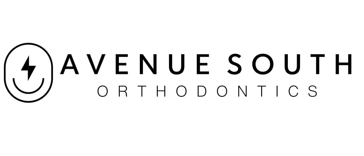 Avenue South Orthodontics bietet diskrete Invisalign-Behandlung für Jugendliche und Erwachsene in Nashville