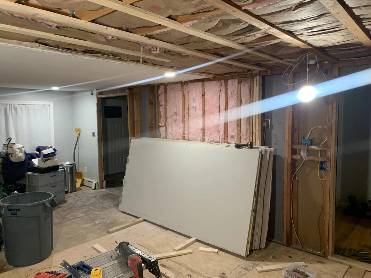 Next Step Property Services führt Einzelhandwerkermodell für Badezimmerrenovierungen in Südn.Hampshire ein
