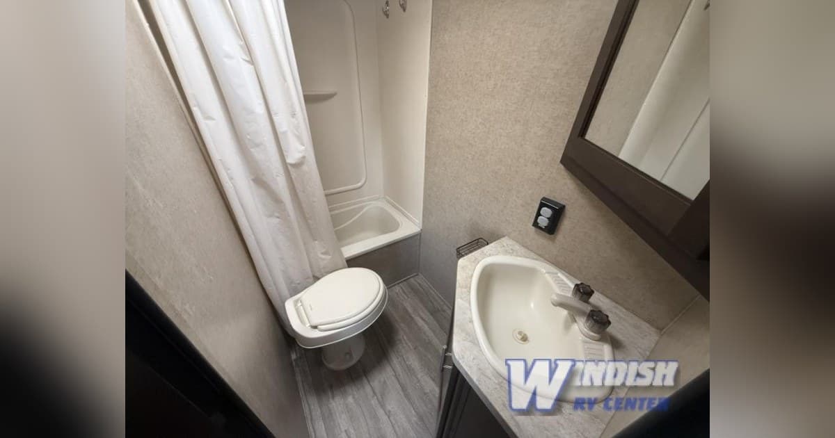 Windish RV Center präsentiert den reduzierten Cherokee Travel Trailer für Familien in Colorado
