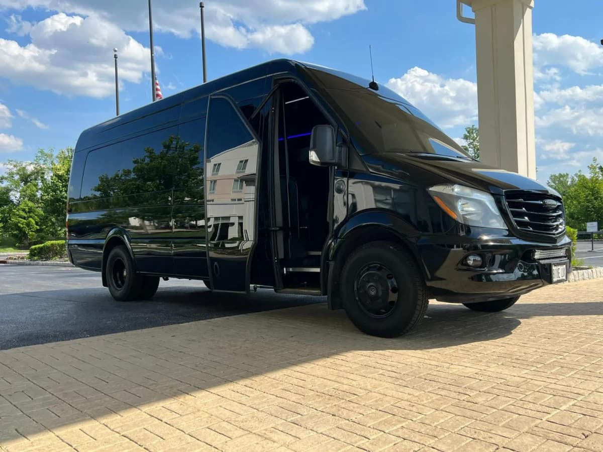 Skyline VIP Limo führt umfassendes Sicherheitsprogramm für Luxus-Transportdienstleistungen ein