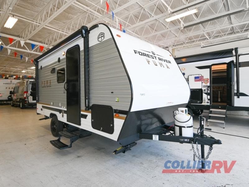 Collier RV erweitert Angebot und Dienstleistungen für RV-Käufer in Illinois