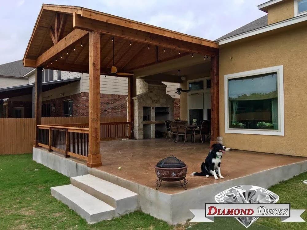 Diamond Decks bietet seit 2015 maßgeschneiderte Verbundterrassen in San Antonio