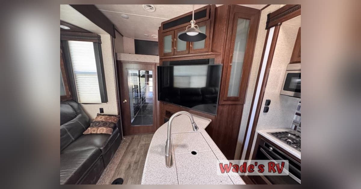 Wade’s RV präsentiert Coachmen Destination Trailers, Heartland Toy Hauler und Herbstservice für Wohnmobilisten in Oklahoma und Missouri