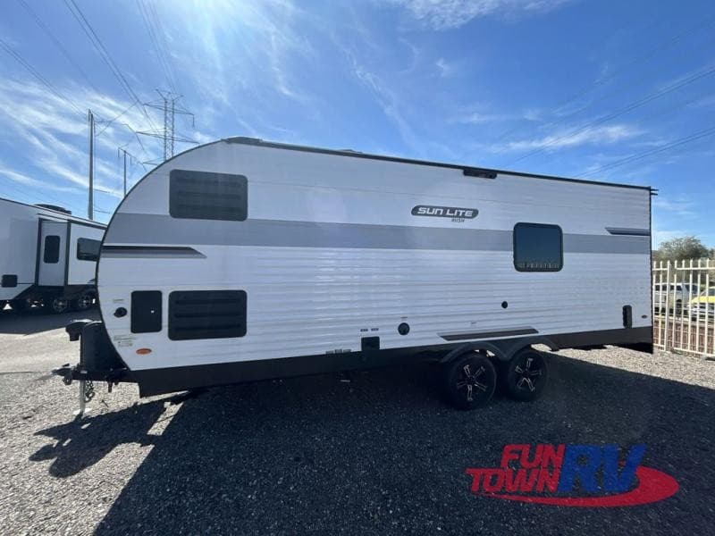 Larry's RV LLC erweitert Toy-Hauler- und Wohnwagen-Bestand in Michigan