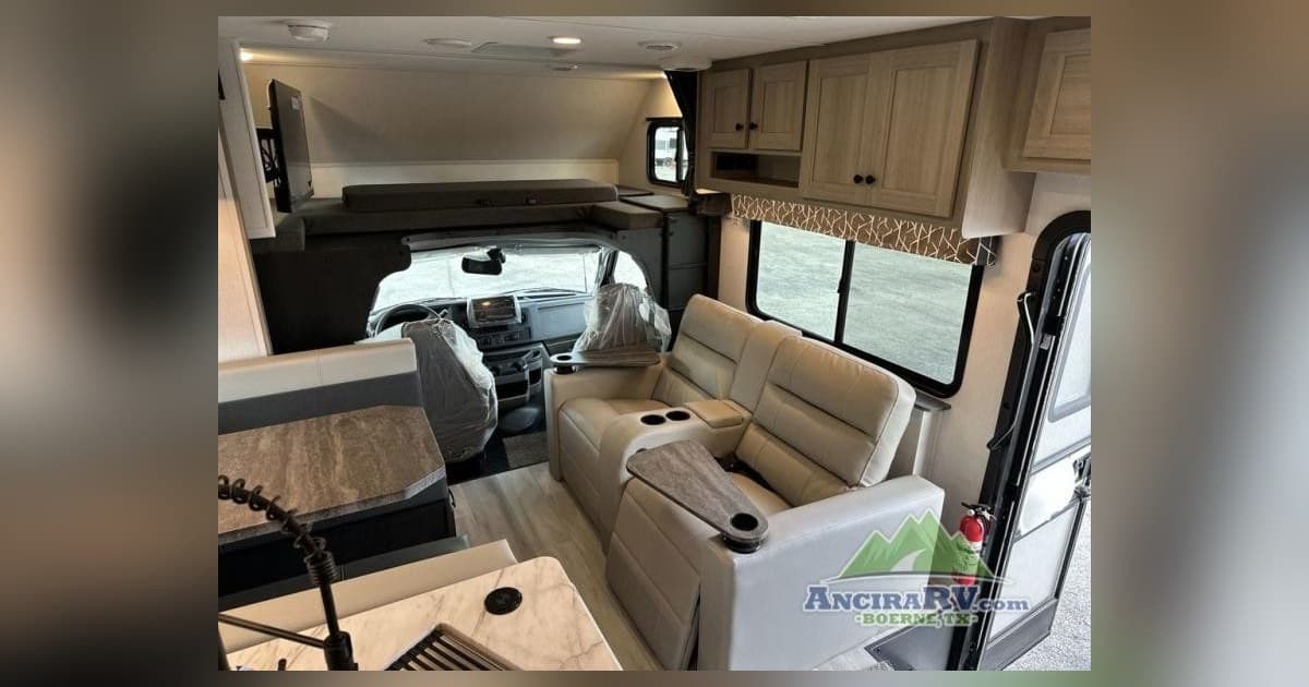 Ancira RV of Boerne präsentiert Class-C-Motorhomes und RV-Show-Special
