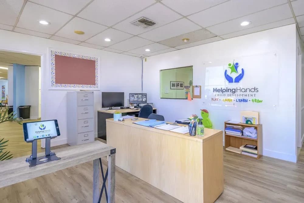 Helping Hands Kindesentwicklungszentrum richtet spielbasiertes Lernumfeld in Riverside ein