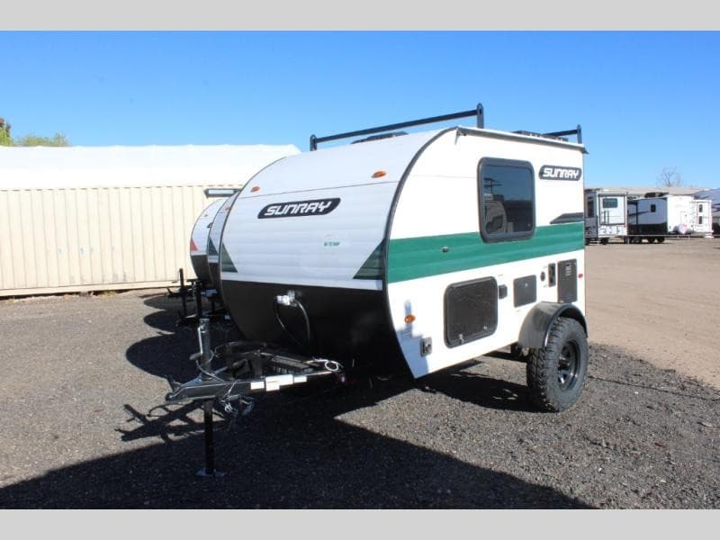 Trailer World of Colorado erweitert Bestand und Dienstleistungen am Standort Henderson