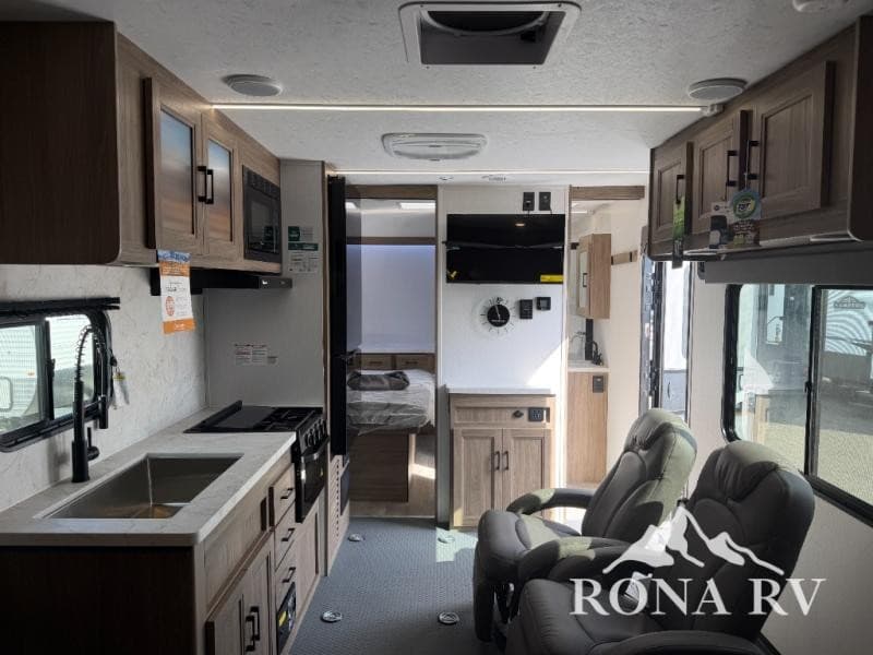 Verfügbarkeit gebrauchter Wohnwagen bei Rona RV LLC in Pataskala, Ohio, erweitert