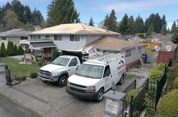 Roof Pros NW kümmert sich um Reparaturen, Erneuerungen und Moosentfernung in ganz Washington