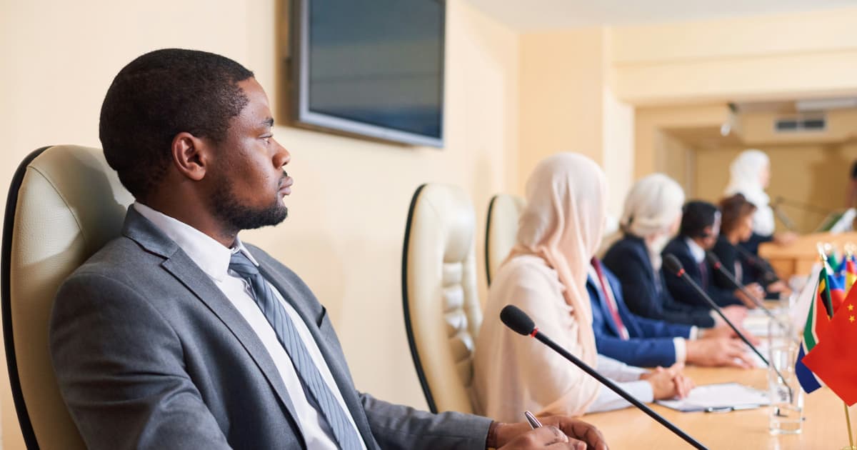 Omega Law Group sponsert Weihnachtsspielzeugaktion für von Waldbränden betroffene Familien in Los Angeles