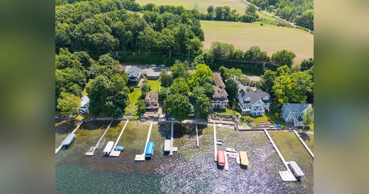 Conesus Lake Dock-Abbau: Vorausschauend planen, um der Umklammerung des Winters zu entgehen