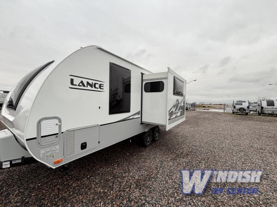 Windish RV Center erweitert Lance-Reisemobil-Angebot in Colorado