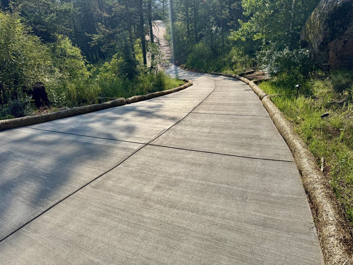 Springs Concrete baut Ruf als führender Einfahrten-Spezialist in Colorado Springs durch Qualität und Erschwinglichkeit auf