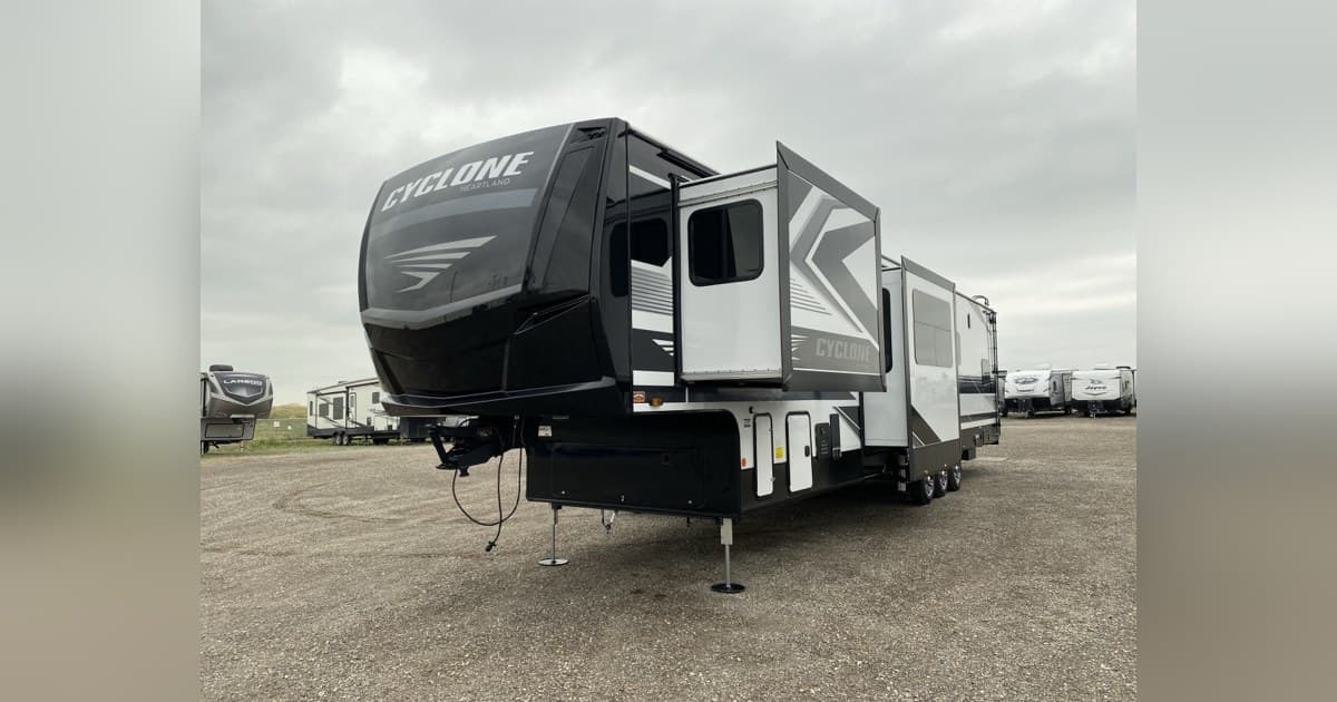 Allan Dale RV's & Trailers erweitert sein Alberta-Inventar mit 2027 Heartland Cyclone Toy Haulern und Reisewohnwagen