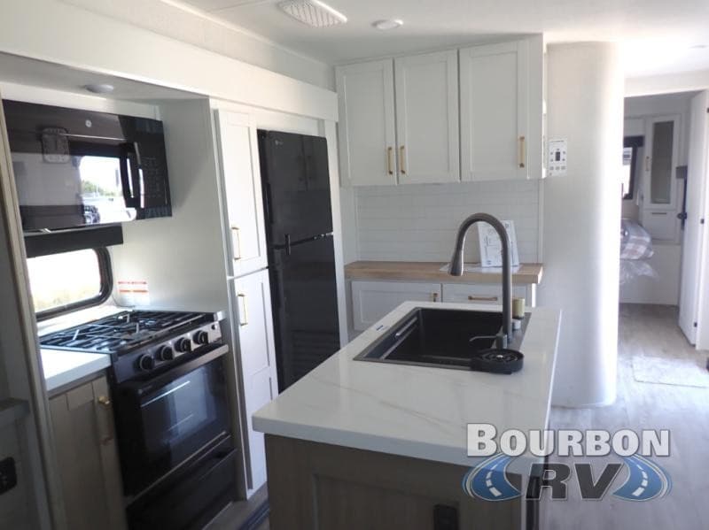 Bourbon RV erweitert Wohnwagen-Bestand um Gulf Stream Ameri-Lite und Retro-RV-Optionen
