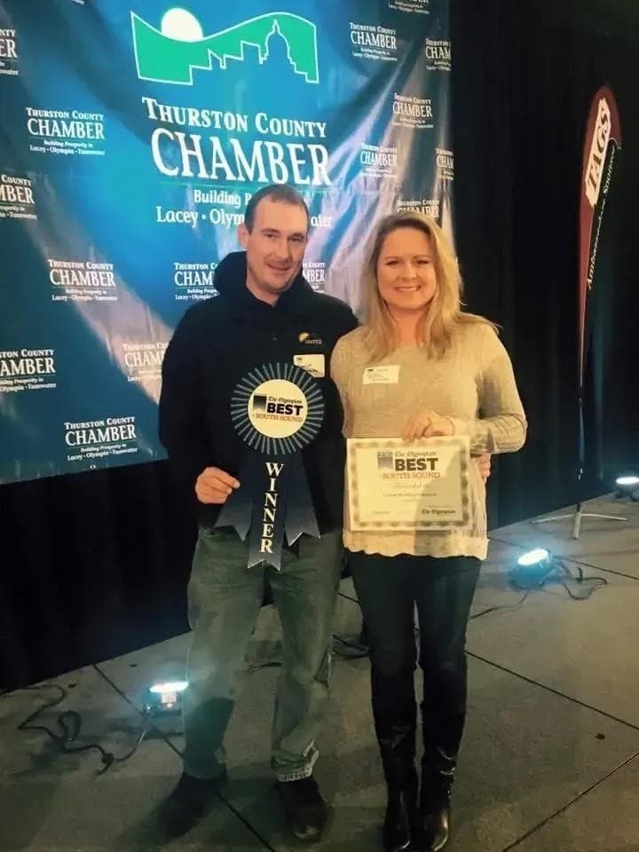 United Roofing Solutions zum besten Dachdeckerbetrieb in Olympia für 2026 ernannt