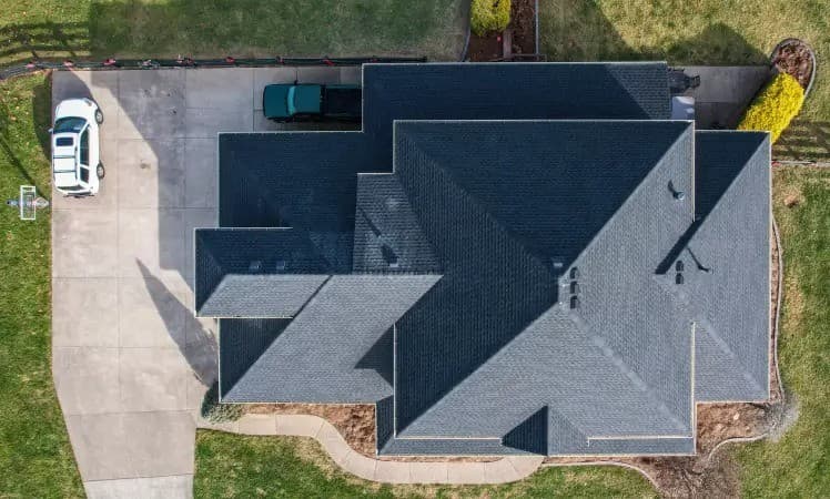 Frühlingssturmsaison: Dachinspektion für Hausbesitzer in Indiana empfohlen