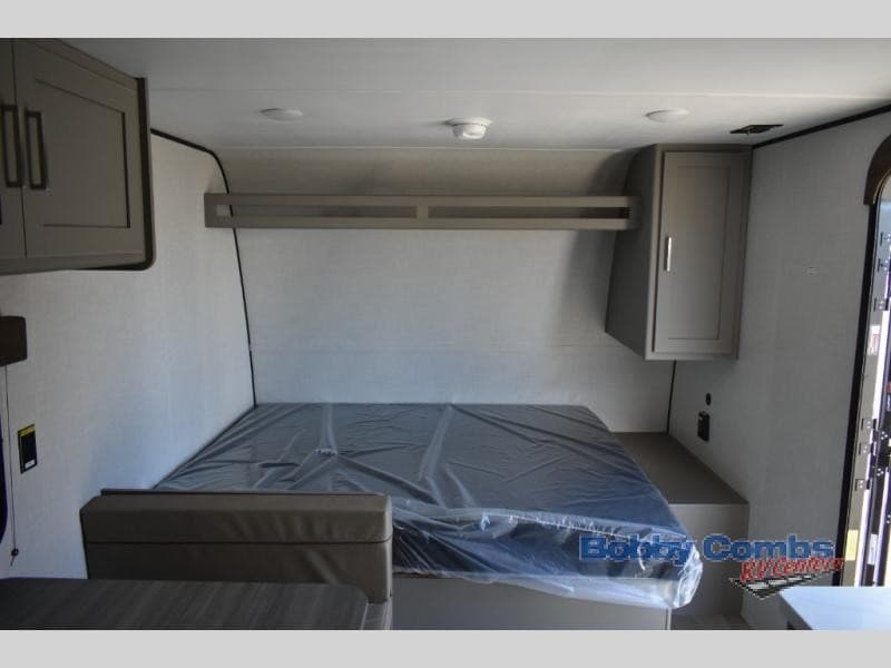 Bobby Combs RV Centers - Mesa erweitert Wohnmobil-Bestand und Teilezugang in Arizona