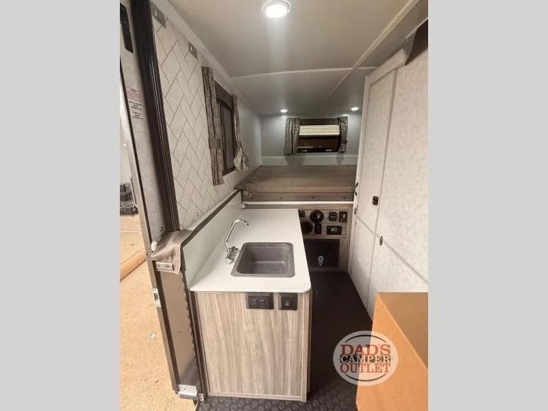 Dad's Camper Outlet Gulfport erweitert RV-Bestand um TrailManor-Modelle und Dienstleistungen für Süd-Mississippi