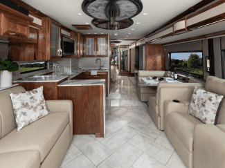 McKee RV erweitert Bestand um American Eagle und Thor Magnitude Wohnmobile
