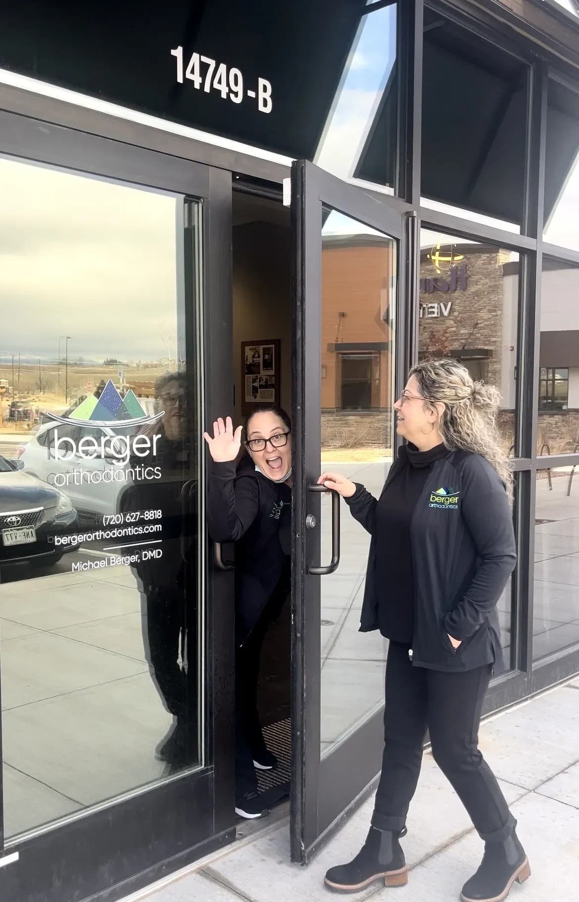 Berger Orthodontics erweitert Behandlungsmöglichkeiten mit InBrace-Lingualbrackets in Arvada, CO